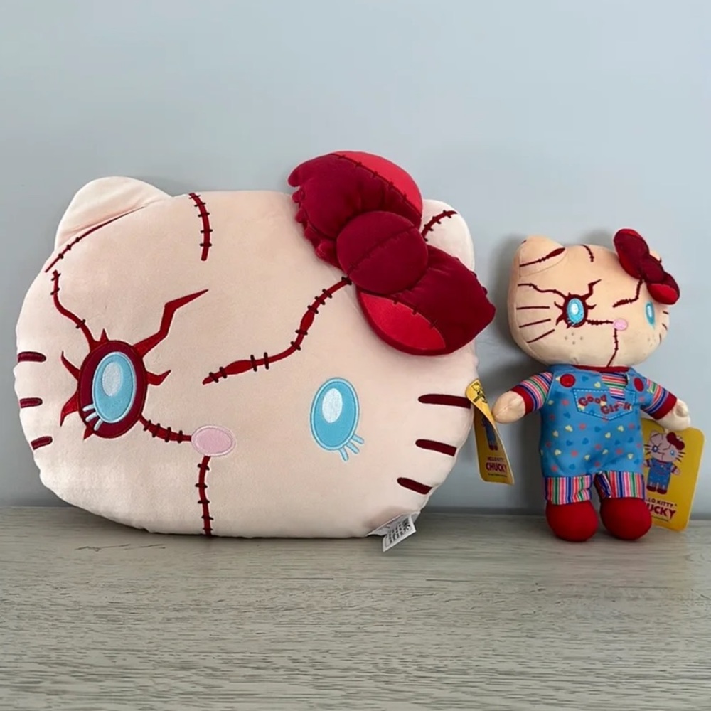 Chucky hello kitty plush  and pillow New